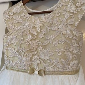 Embroidered preteen dress